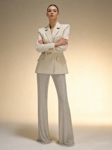 Ensemble blazer beige à double boutonnage et pantalon évasé à paillettes argentées