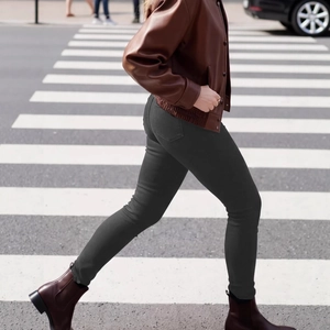 Slim fit high waist black stretch denim jeans for women in trendy urban street style