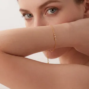 Bracelet Élégant En Acier Inoxydable Plaqué Or Avec Trois Pendentifs En Zircone Cubique En Forme De Goutte D'eau Pour Femme
