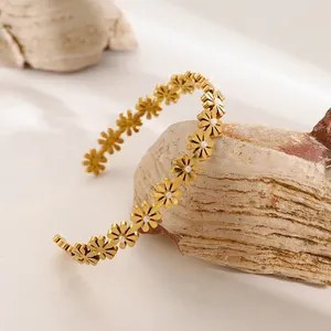 Daisy Flower Open Bangle Bracelet 18K Gold Plated Stainless Steel Zircon Artificial Pearl Waterproof Fashion Jewelry For Women