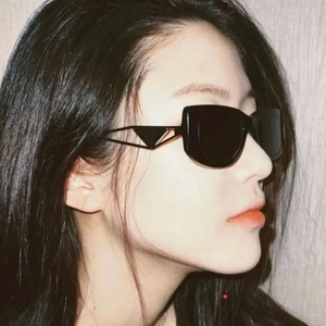 Women Fashion Rectangular Sunglasses PC Frame AC Lens UV400 Hollow Triangle Decoration Retro Trendy Shades For Travel
