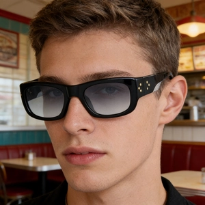 Square Polarized Sunglasses For Men Women TAC Lens PC Frame Star Rivet Decoration Sporty Fashion Shades UV Protection Eyewear