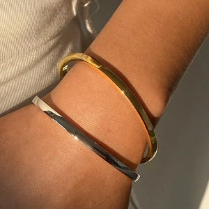 Minimalist Polished Stainless Steel Bangle Bracelet With Buckle Clasp Waterproof Plain Geometric Jewelry For Women