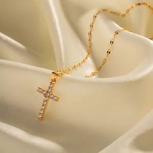 18K Gold Plated Stainless Steel Cross Pendant Necklace For Women Elegant Rhinestone Inlaid Cross Jewelry Daily Wear Gift
