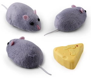 Set di tre topi di peluche grigi con telecomando a forma di formaggio giallo