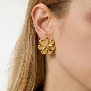 Flower Stud Earrings 18K Gold Plated Stainless Steel Waterproof Hypoallergenic Polished Simple Style Jewelry For Women