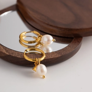 Elegant gold star hoop earrings with natural freshwater pearl pendants for women