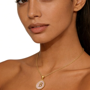 Initial Letter Pendant Necklace 18K Gold Plated Stainless Steel Pink Mother Of Artificial Pearl Shell Round Clavicle Chain For Women