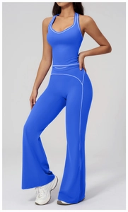 Détails du pantalon de yoga évasé à taille haute et haut avec surpiqûres contrastées