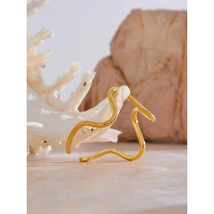Minimalist wave gold cuff bracelet with high-polish liquid metal flowing design