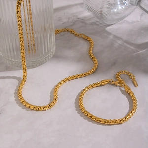 Set collana e bracciale a catena intrecciata in acciaio inossidabile dorato
