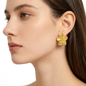 Vintage Flower Stud Earrings Stainless Steel 18K Gold Plated Radial Texture Elegant Floral Jewelry For Women