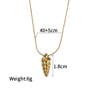 Halskette mit unregelmäßigem Perlen-Spiralanhänger in Goldoptik und 40+5cm Kettenlänge