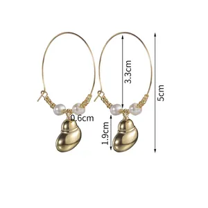 Edelstahl Creolen in Gold mit Perlen und Anhänger, Gesamtlänge 5 cm, minimalistisch