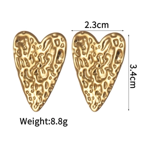 French vintage gold heart earrings with hammered texture and measurement details