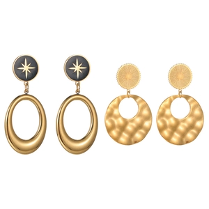 Irregular hollow gold earrings featuring star patterns and hammered metal texture