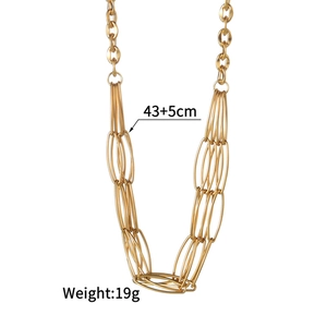 Detailed view of chunky gold layered oval chain necklace with 19g weight and 43+5cm length