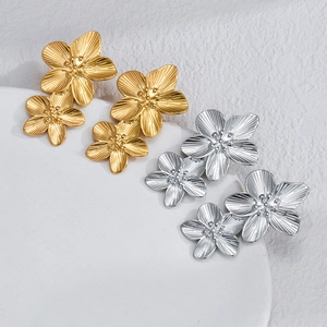 18K gold-plated stainless steel double flower earrings with detailed petal textures