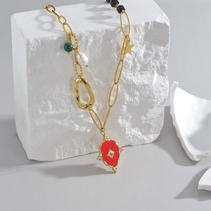 Collier rétro français en acier titane avec pendentif émail rouge et perles