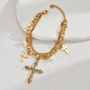 Bracciale a doppio strato placcato oro con croce di strass colorati e perle