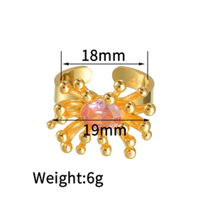 Bague rétro en acier doré 18K avec zircon rose en fleur et détails de taille