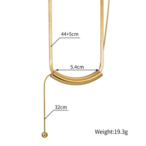 Collana a serpente in acciaio inossidabile dorato con pendente a tubo e nappa a catena