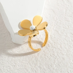 Anello a fiore regolabile in acciaio inossidabile placcato oro 18K con perla bianca