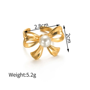 Anello con fiocco dorato e perla bianca con specifiche delle dimensioni regolabili