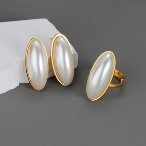 French oval pearl jewelry set with 18k gold plated titanium steel earrings and ring