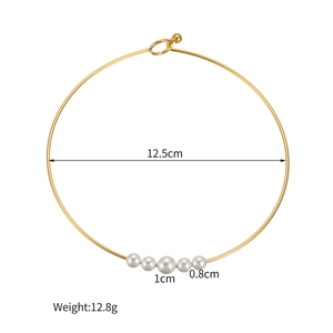 Collier ras de cou plaqué or 18k avec perles blanches et dimensions détaillées