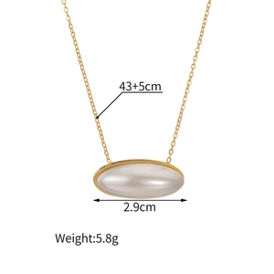 Double-layered gold titanium necklace featuring an oval pearl pendant with dimensions