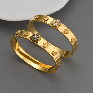 Vintage Flower Bangle Gold Plated Stainless Steel With Cubic Zirconia Elegant Lace Edge Niche Jewelry For Women