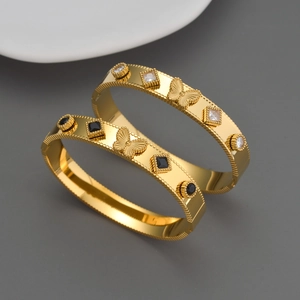 Bracciale Rigido Farfalla Strass Acciaio Inossidabile Placcato Oro 18K Bordo Perlato Gioielli Alla Moda Per Donna
