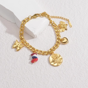 Bracelet à maillons en acier doré avec pendentifs papillon, fleur et perles colorées