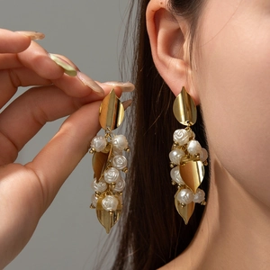 French Retro Stainless Steel Drop Earrings Gold Leaf Cluster White Resin Rose Tassel Jewelry For Women
