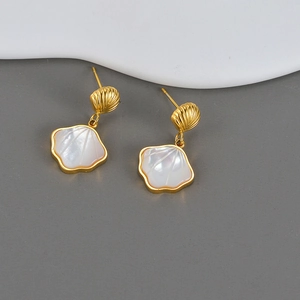 Boucles D'Oreilles Coquille En Forme D'Éventail Plaquées Or 18K Acier Inoxydable Nacre Style Océan Bijoux Pour Femmes