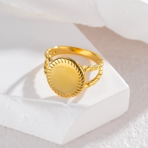 Minimalist 18k gold plated ring with sunburst engraved disc and double twisted band