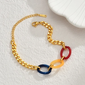 Colorful acrylic link bracelet in 14K gold-plated stainless steel with adjustable chain