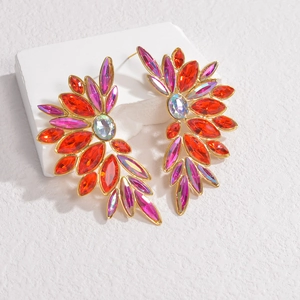 Boucles d'oreilles fleuries dorées avec cristaux marquise colorés et strass brillants