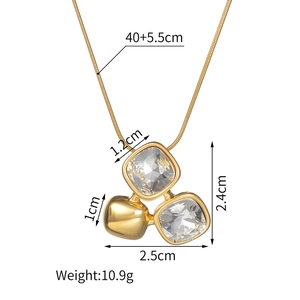 Detail of 18K gold square zircon pendant necklace with precise dimensions and weight