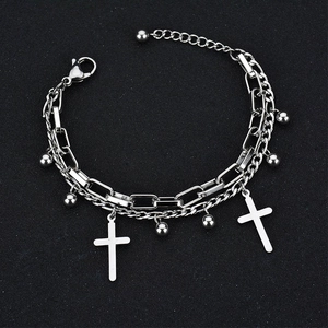 Bracelet double rang argenté avec croix et chaîne trombone à perles métalliques