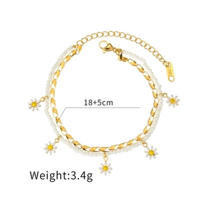 Bracelet double couche marguerite avec perles blanches et chaîne en acier inoxydable doré