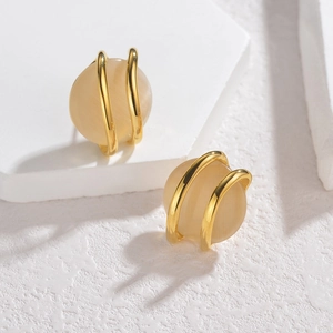 Boucles d'oreilles minimalistes plaquées or 18K avec pierres œil de chat sur supports