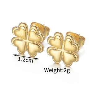Macro view of 18K gold plated clover stud earrings with 1.2cm size and 2g weight detail