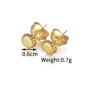 Detail view of 0.6cm sunflower stud earrings in 18K gold plated stainless steel