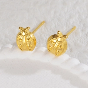 Minimalist 18K gold plated ladybug stud earrings in stainless steel for women