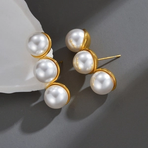 Boucles D'oreilles Triple Künstliche Perle Vintage Français Avec Tige En Plaqué Or 18K Acier Inoxydable Bijoux Élégants Pour Femmes