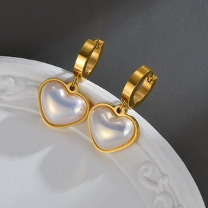 Boucles D'oreilles Créoles Pendentif Coeur En Acier Inoxydable Avec Künstliche Perle Fantaisie Irisée Chic Élégant Pour Femmes