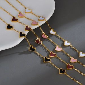Bracelet Pendentif Coeur Acier Inoxydable Plaqué Or Émail Bijoux Colorés Pour Femmes Ajustable Style Doux Élégant