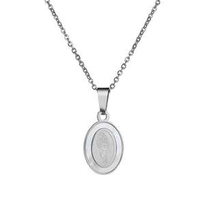 Collier avec pendentif ovale en argent avec gravure artistique et chaîne en acier inoxydable